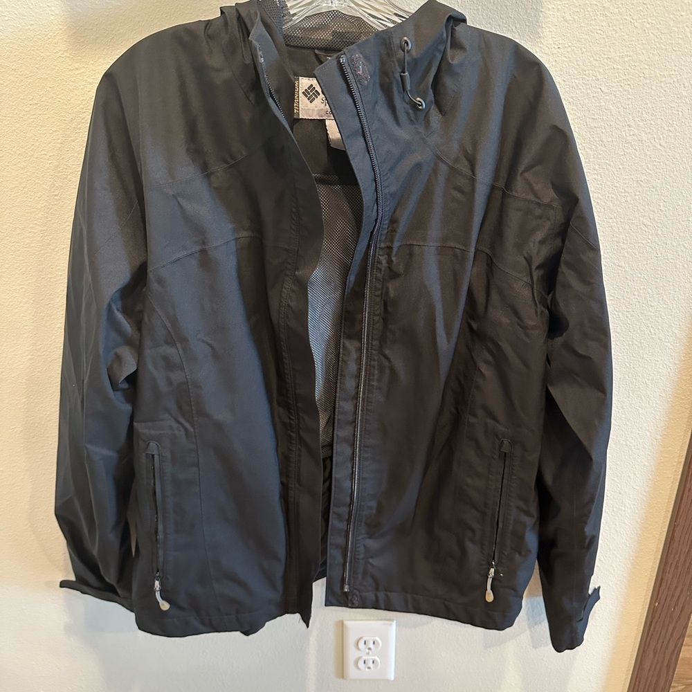 Columbia Hooded Windbreaker